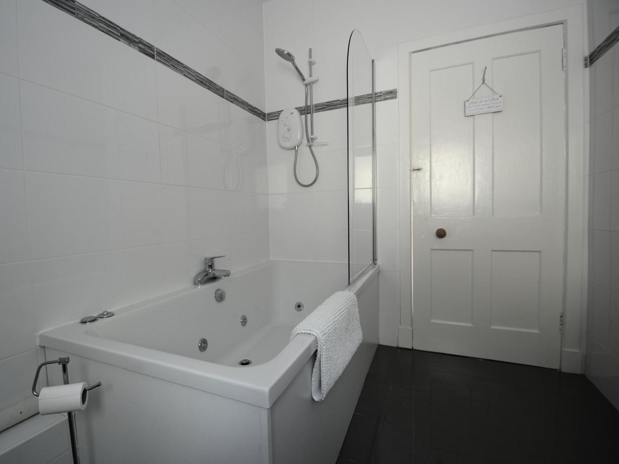 Amazing Cottage With Private Indoor Swim Pool And Hot Tub Grantown-on-Spey Exterior foto