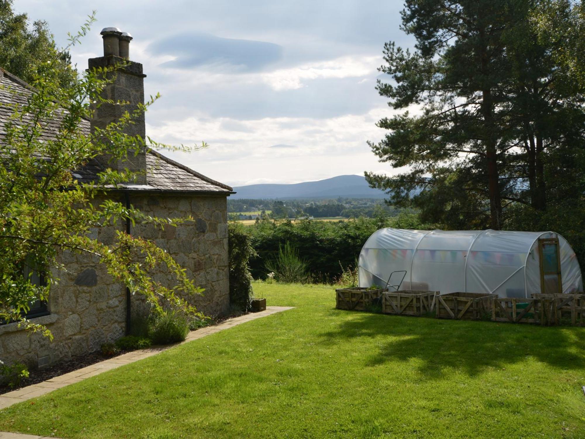 Amazing Cottage With Private Indoor Swim Pool And Hot Tub Grantown-on-Spey Exterior foto
